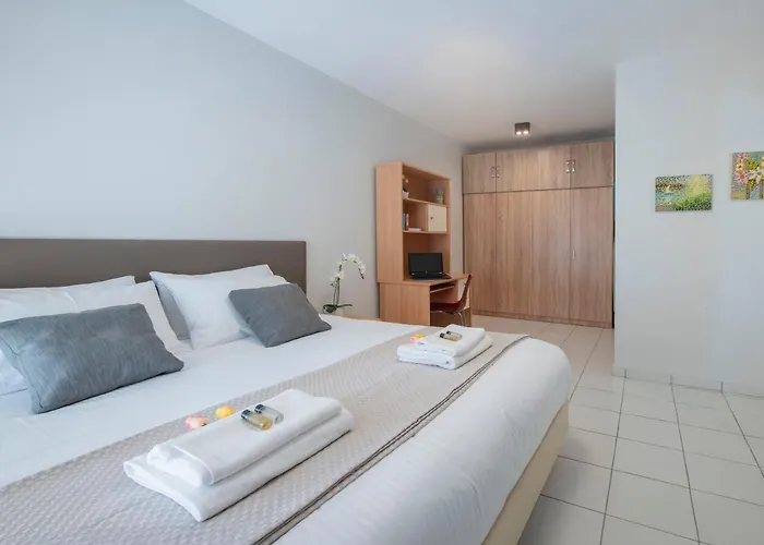 Sunwaves Center Daire Rhodes City